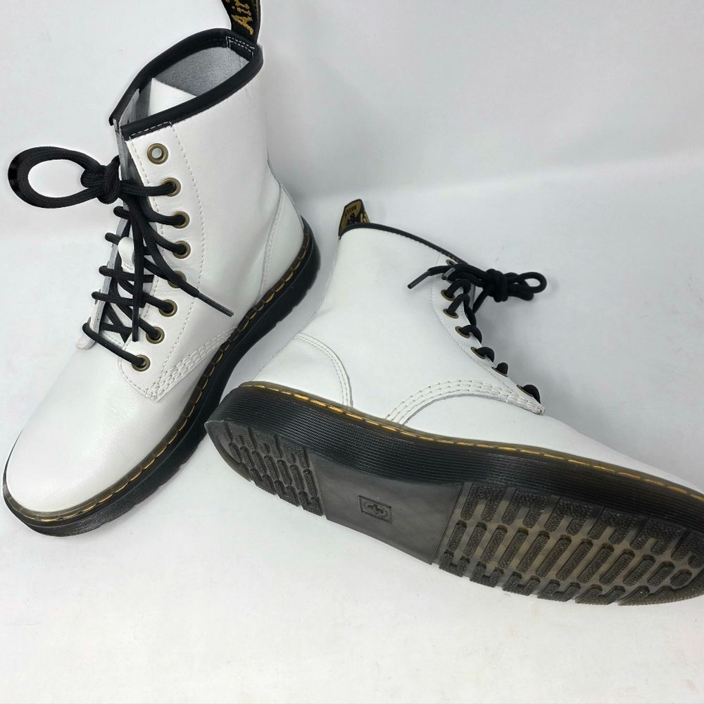 Doc Martens Zavala Women's Leather Combat Boots Bounce M6 | L7 Worn Once! White